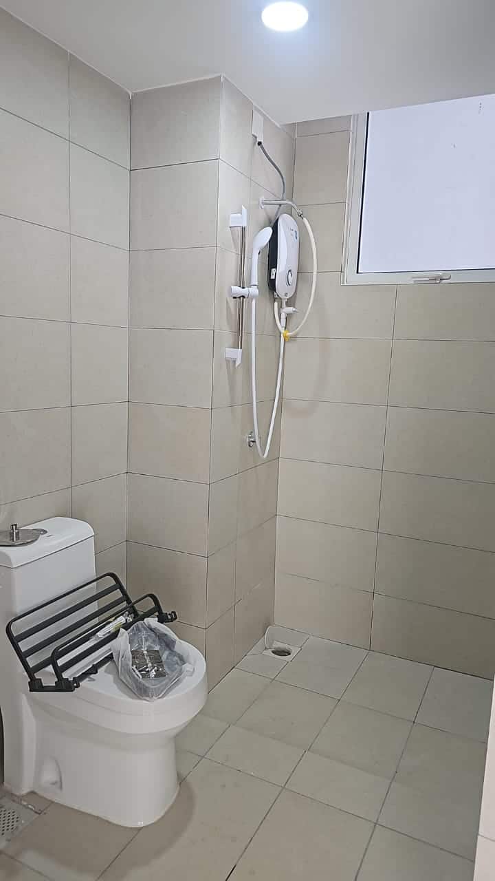 Condo Danga Bay 9