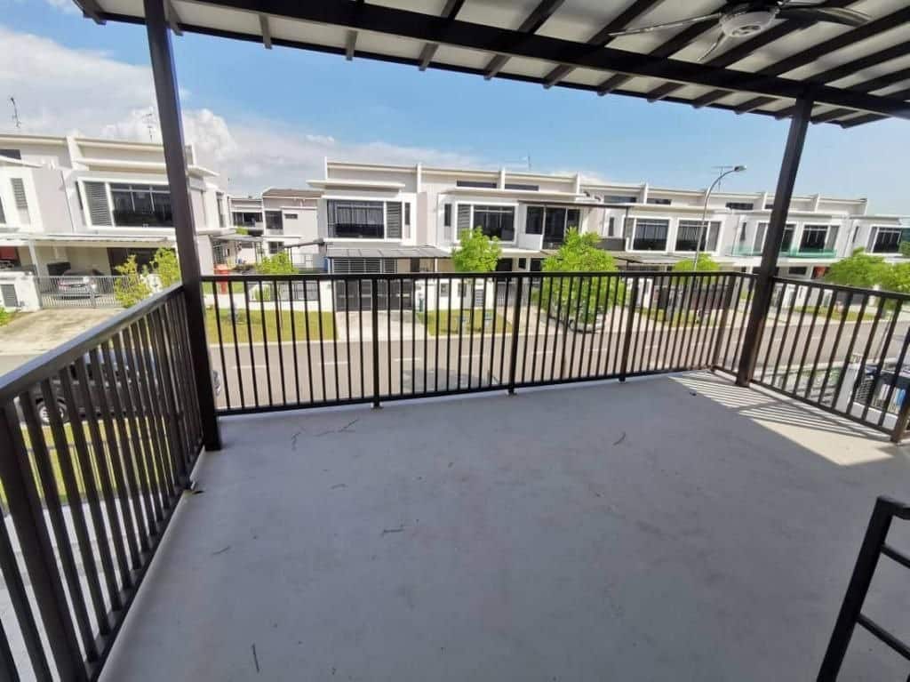 2-Storey Terrace Valley West 8