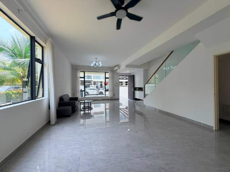 2-Storey Terrace House Country Garden Central Park 2