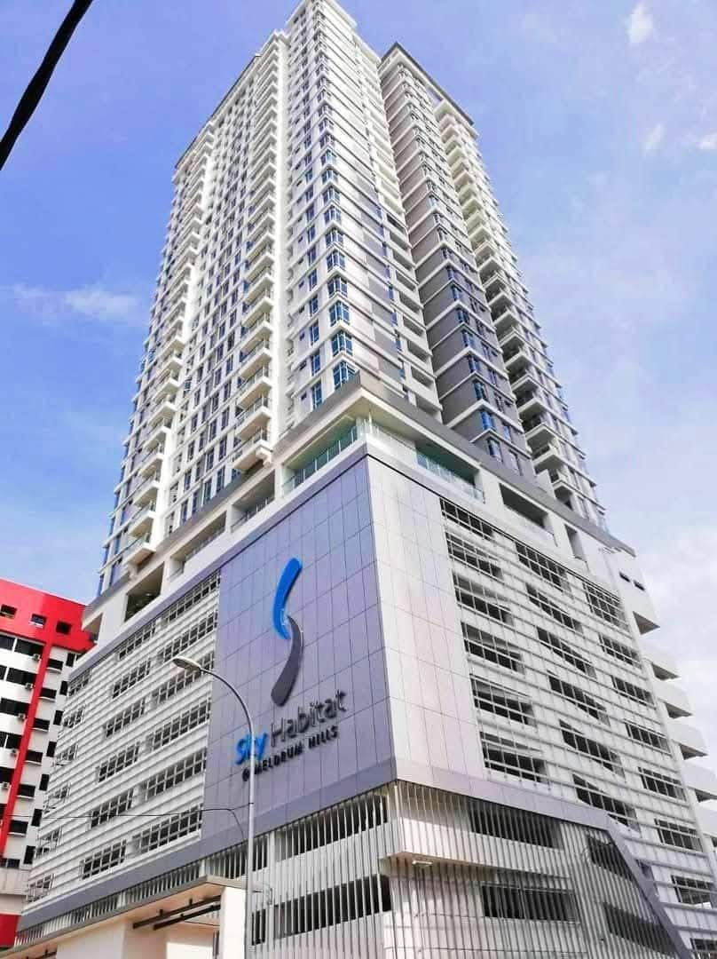 Service Apartment Larkin Mutiara 1