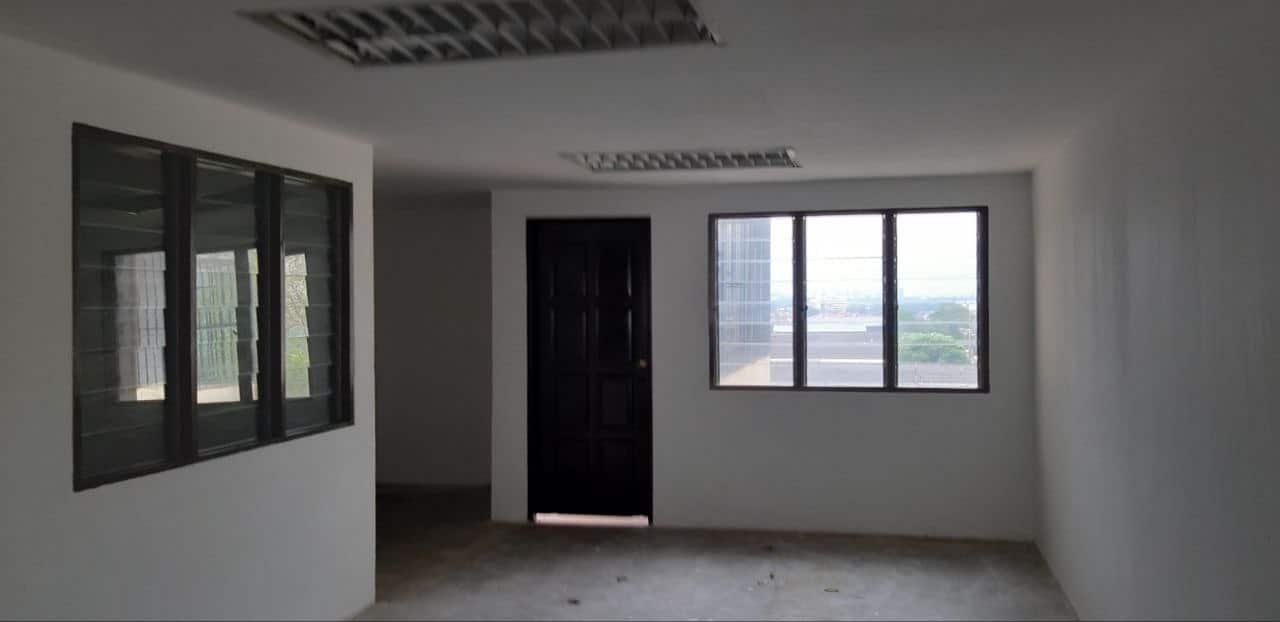 Shoplot Taman Century 4