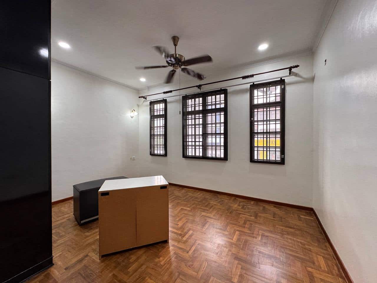 2-Storey Terrace House Taman Molek 4