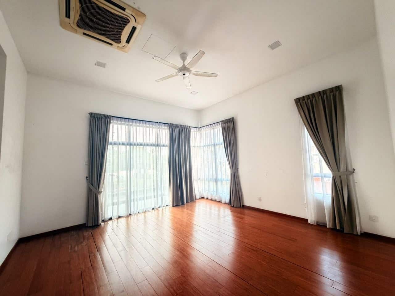 Double Storey Corner House Ponderosa Vista 2