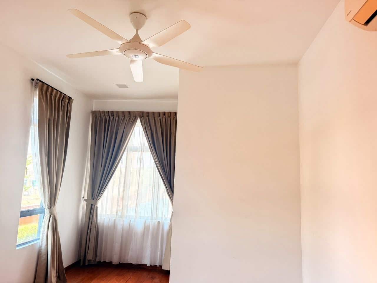 Double Storey Corner House Ponderosa Vista 6