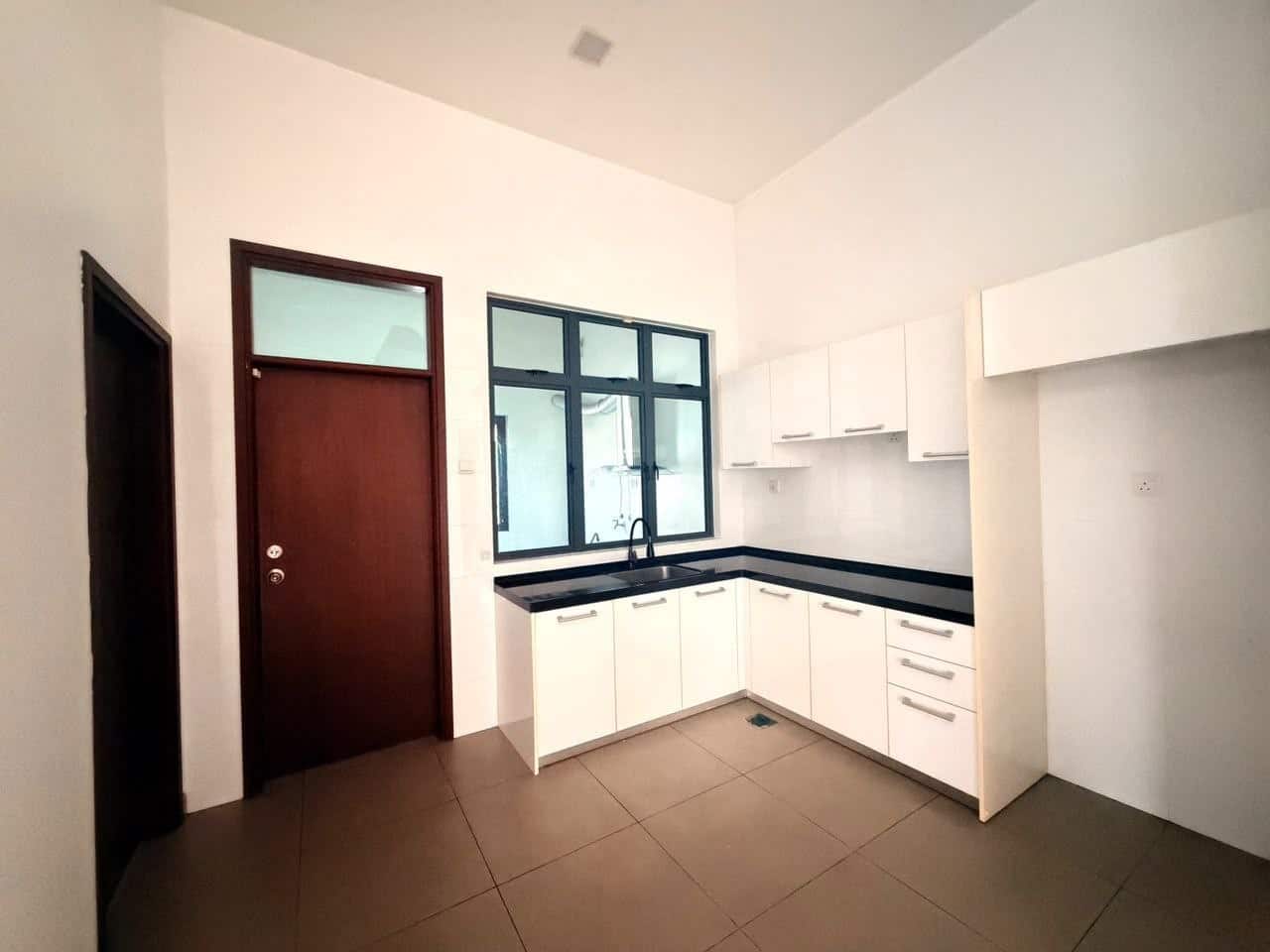Double Storey Corner House Ponderosa Vista 4