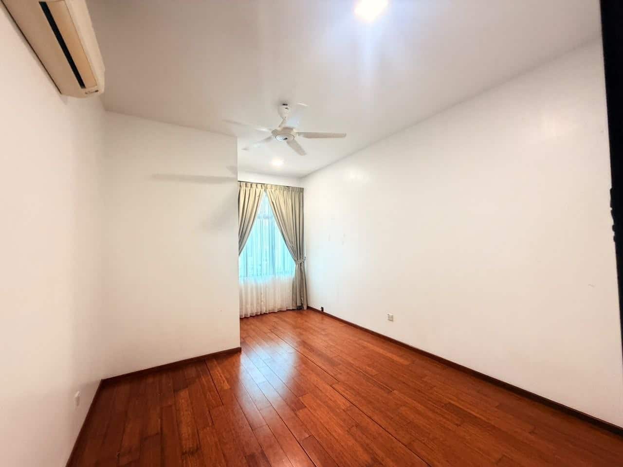 Double Storey Corner House Ponderosa Vista 11