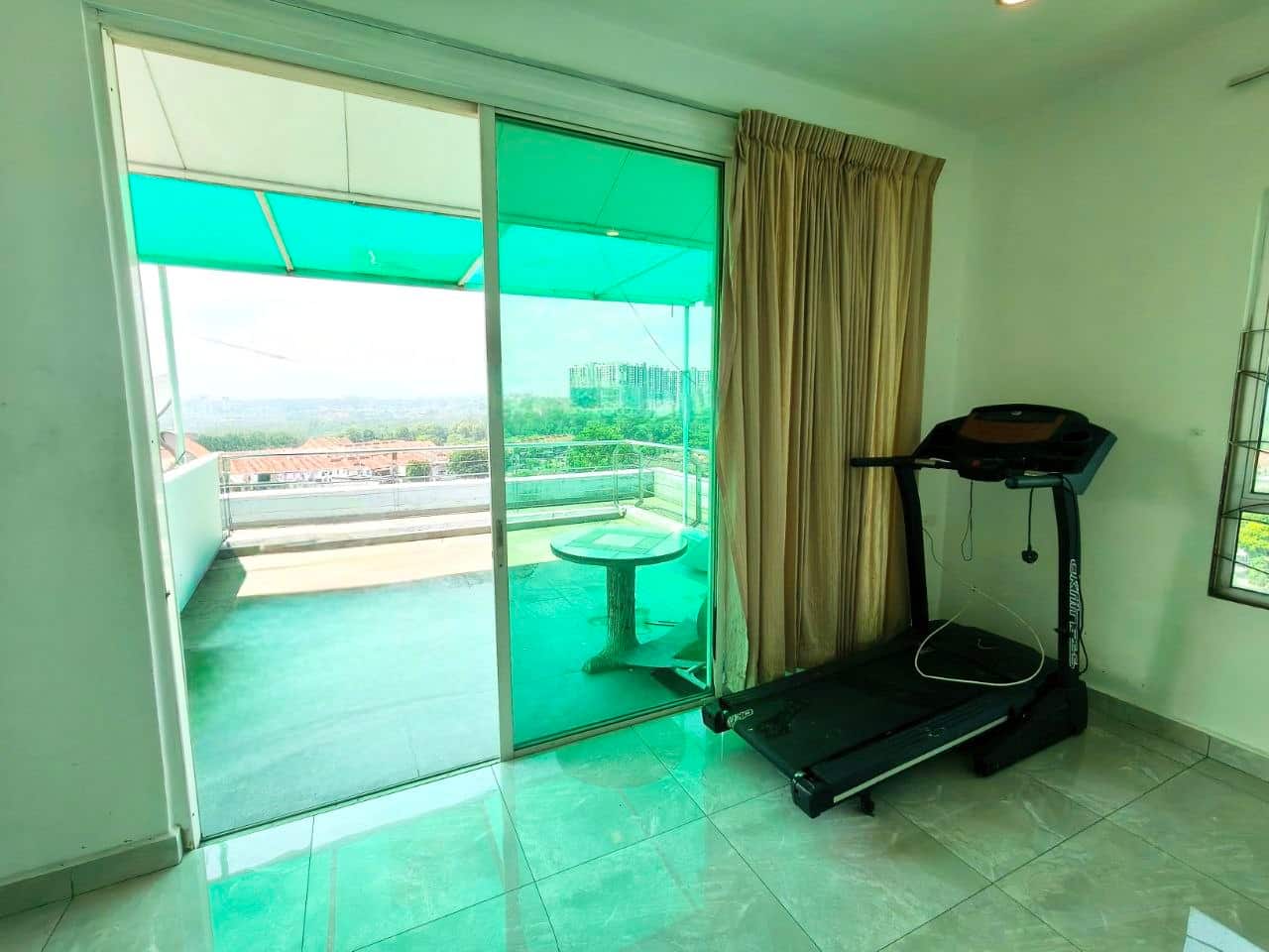 3-Storey Penthouse Taman Perling 6