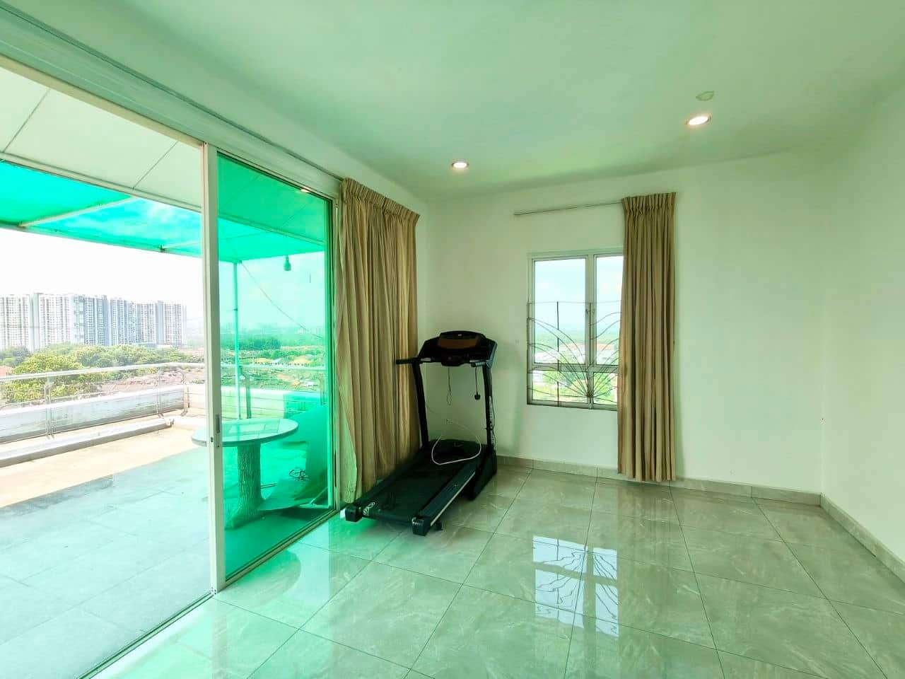 3-Storey Penthouse Taman Perling 7