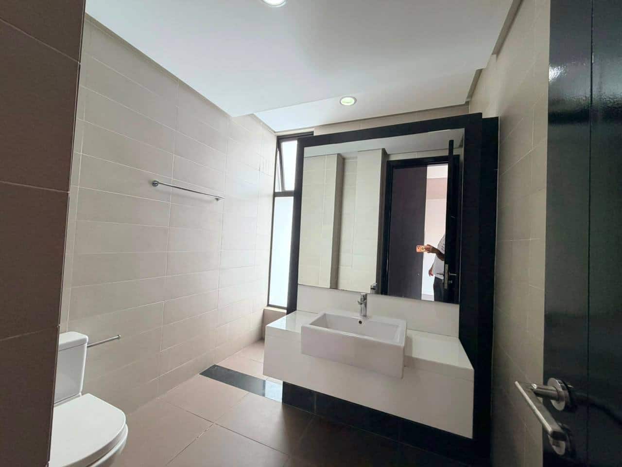 2-Storey Terrace Avira Medini 10