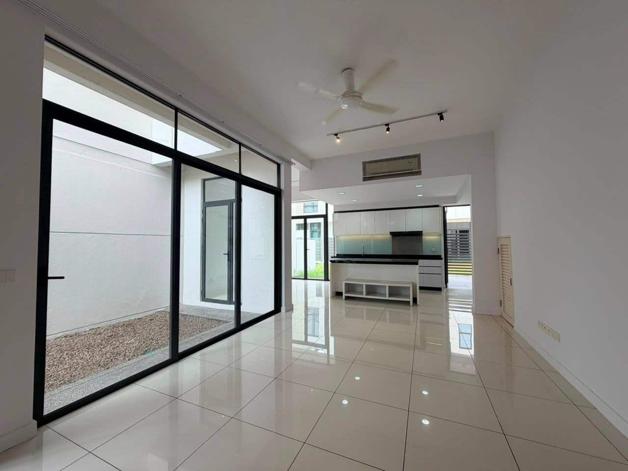 2-Storey Terrace Avira Medini 2