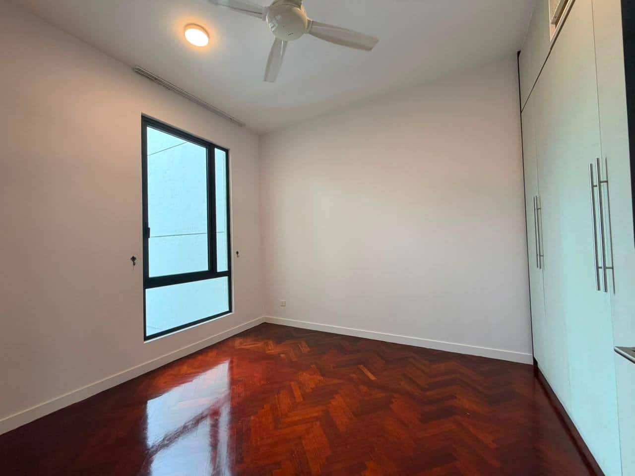 2-Storey Terrace Avira Medini 7