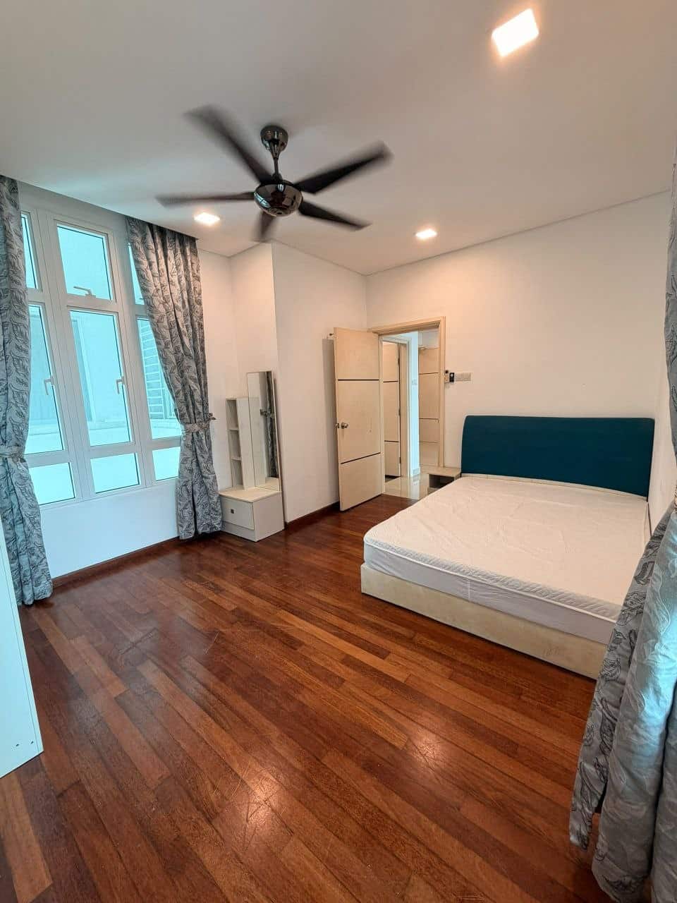 Condominium 1 Medini 4