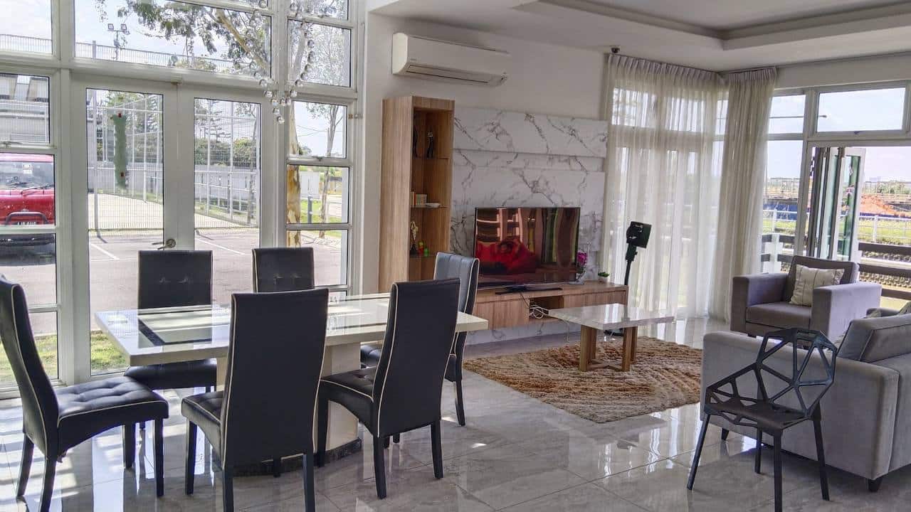 3-Storey Villa Seri Austin 2