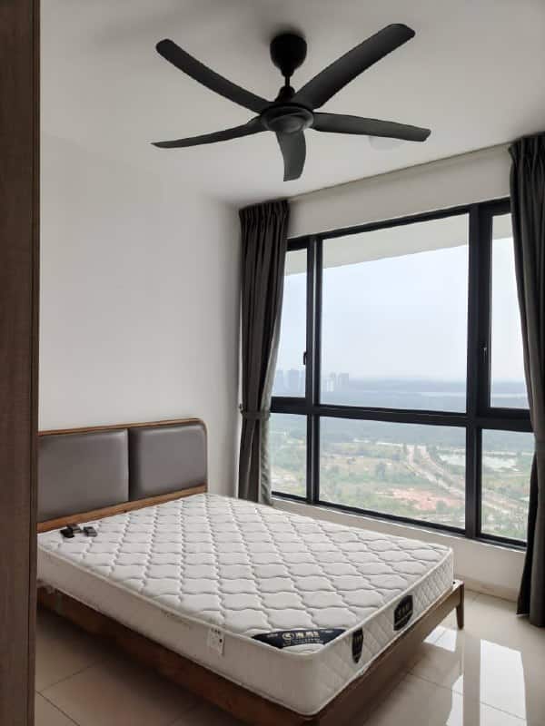 Condominium Macrolink Medini 4