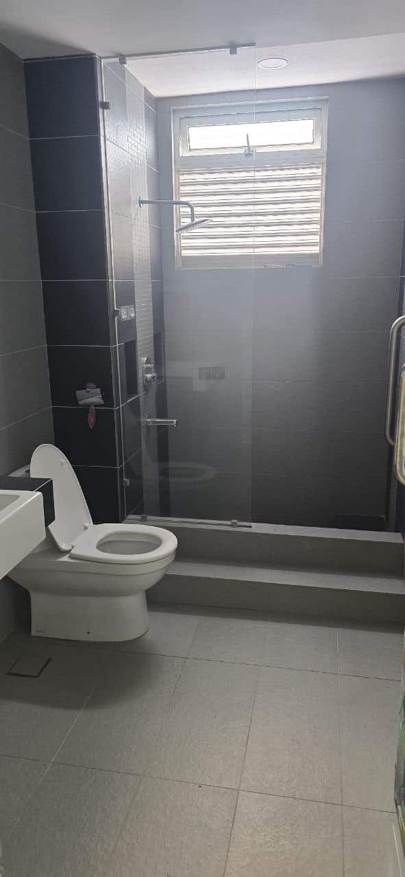 Condo Danga Bay 10