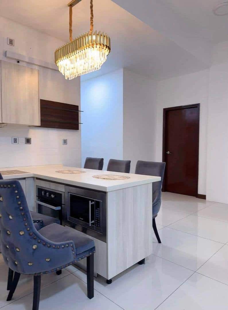 Service Apartment Paragon Suites 3