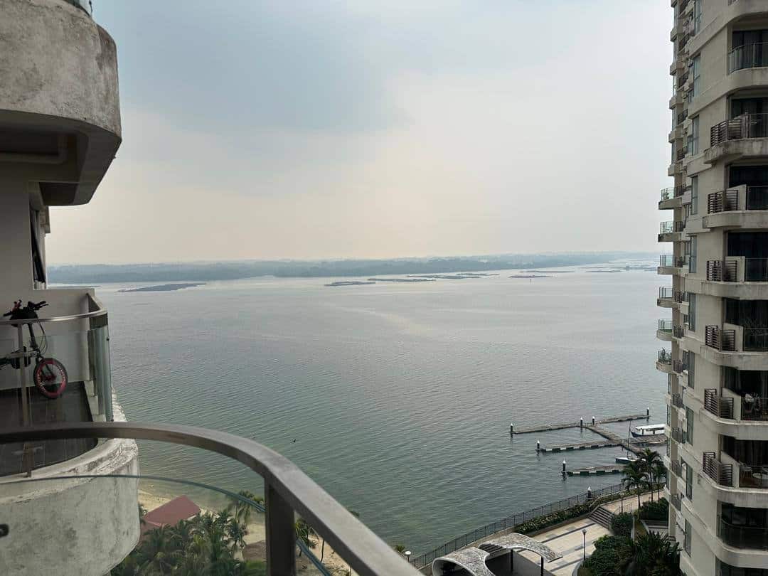 Condominium Country Garden Danga Bay 3