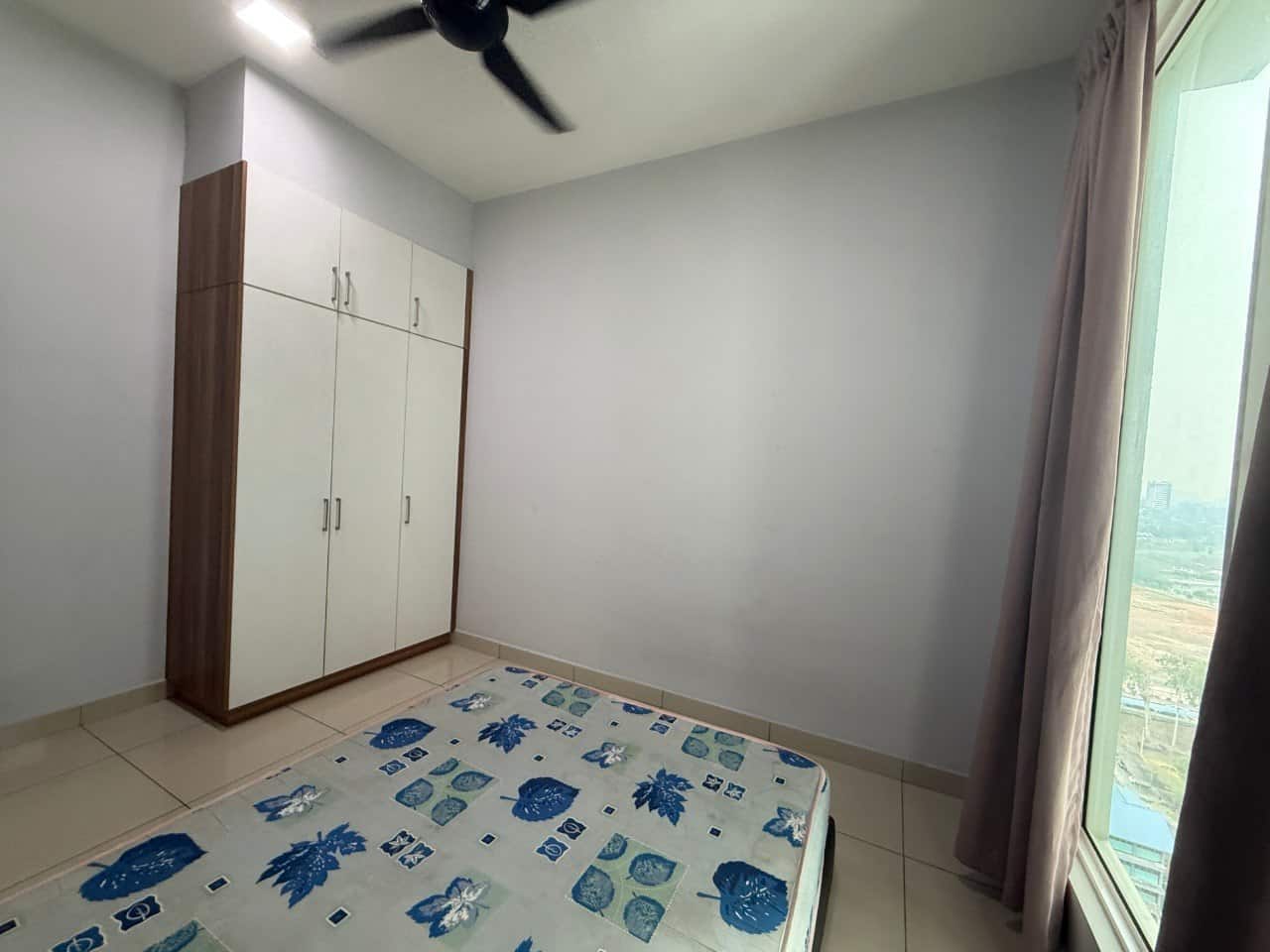 Condominium Larkin 4