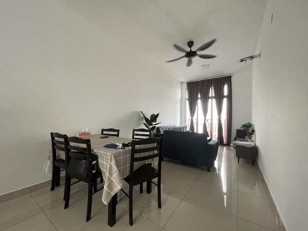 Service Apartment Larkin 3