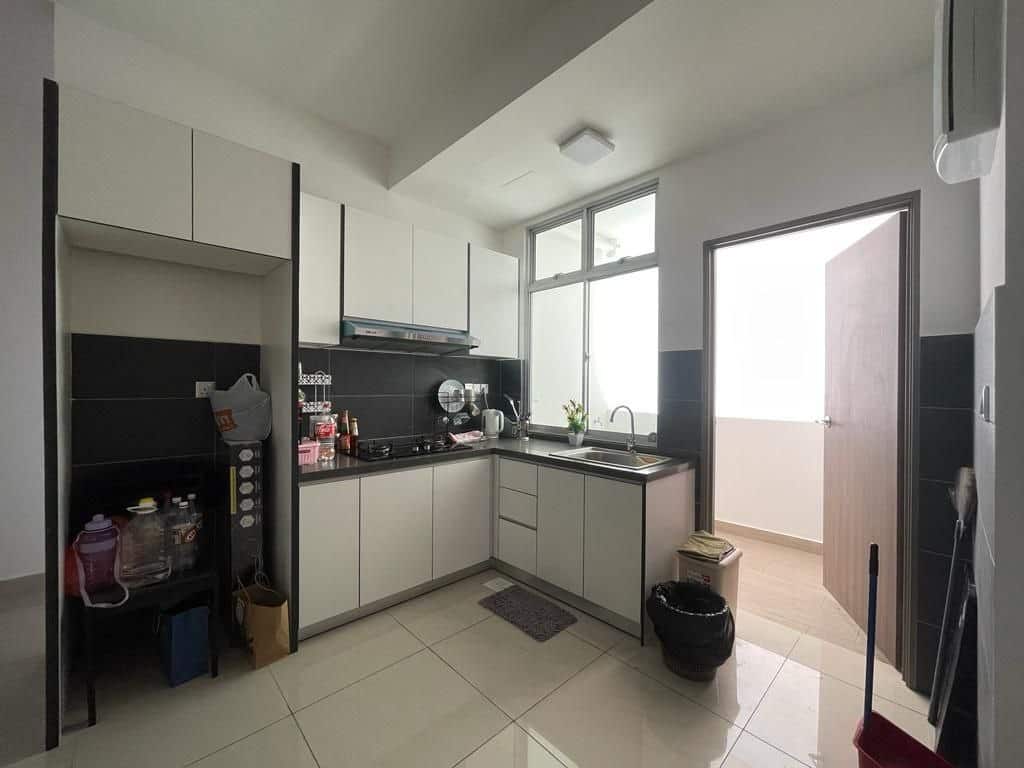 Service Apartment Larkin 6