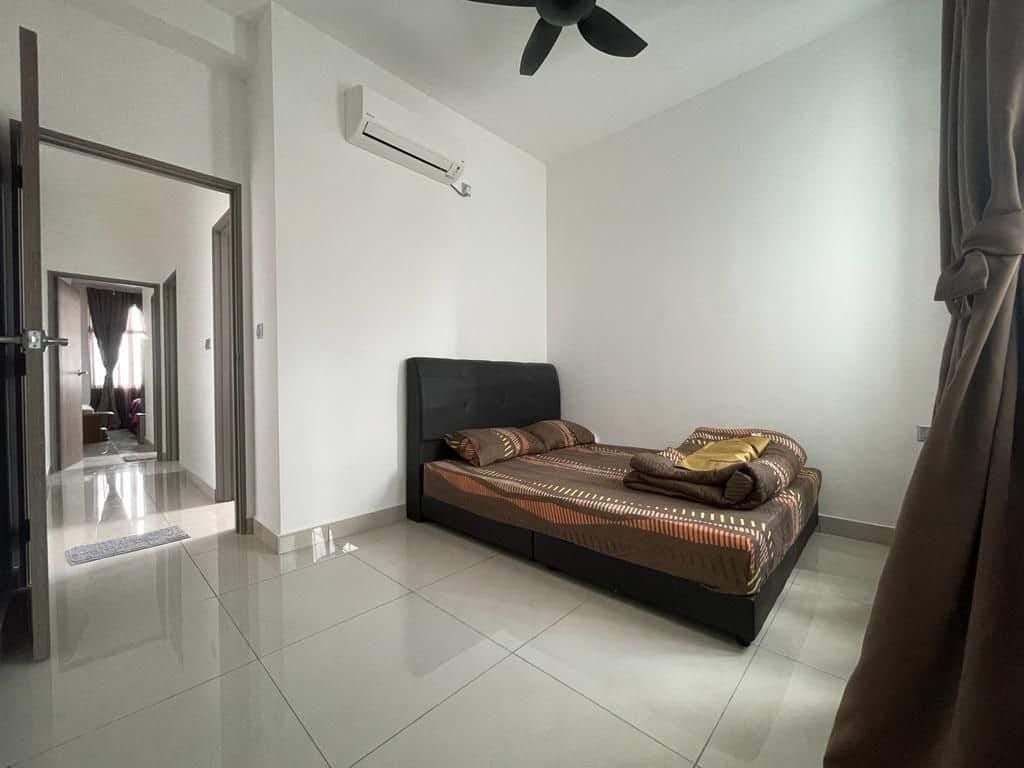 Service Apartment Larkin 7