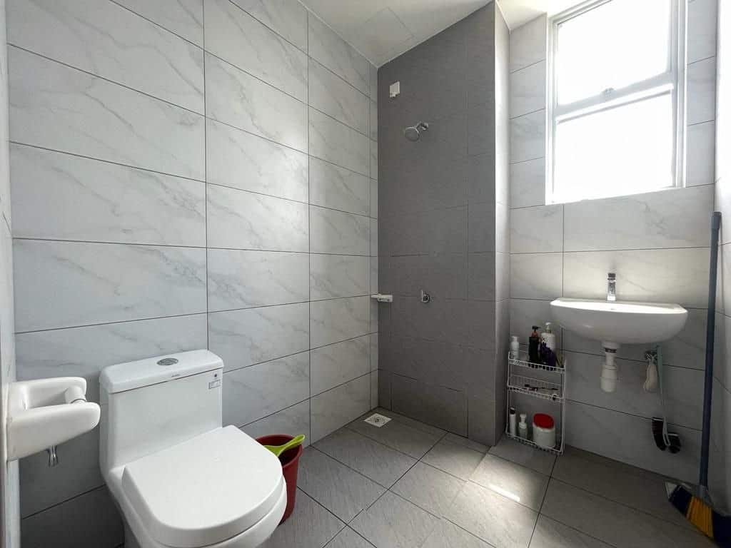 Service Apartment Larkin 8