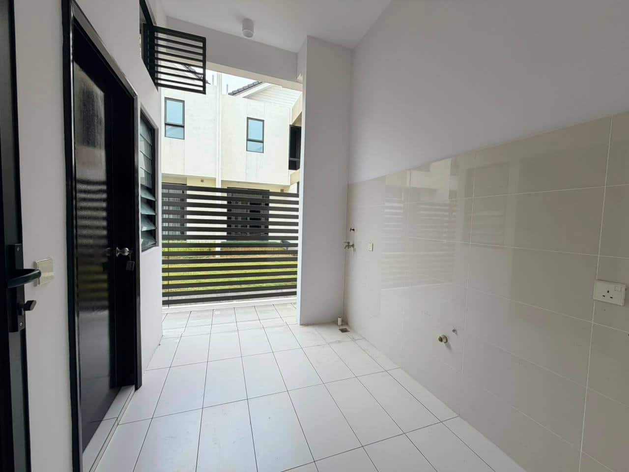 Double Storey Terrace Avira Medini Iskandar Puteri 9