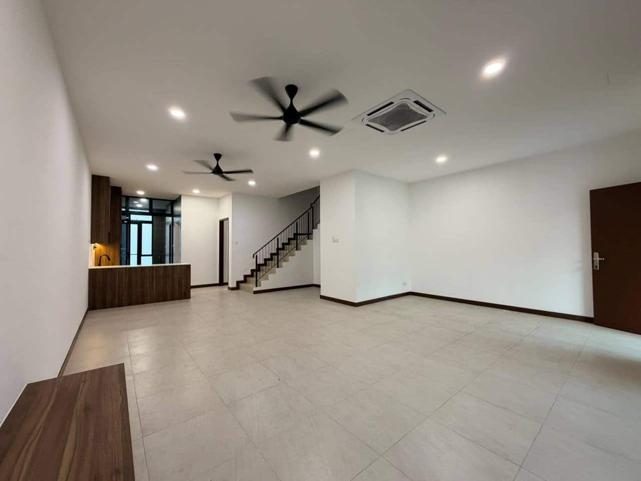 Double Storey Superlink House Aurora Sentral Villa 1