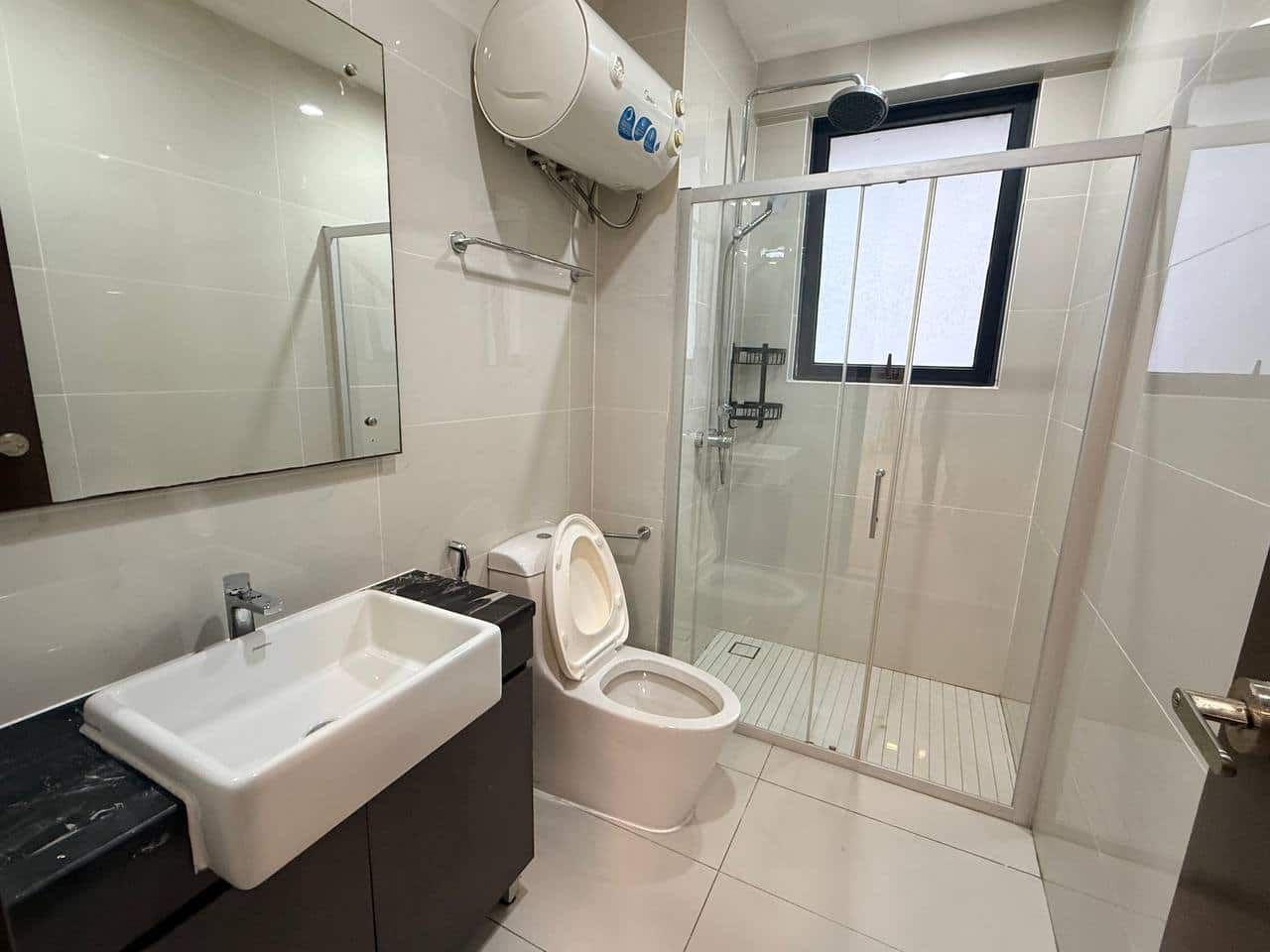 Condominium Danga Bay 6