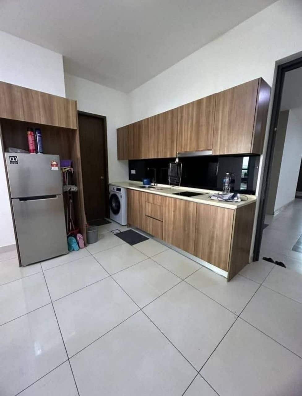 FOR SALE/RENT
🏢 Green Haven Service Apartment
📍 Ko… 5