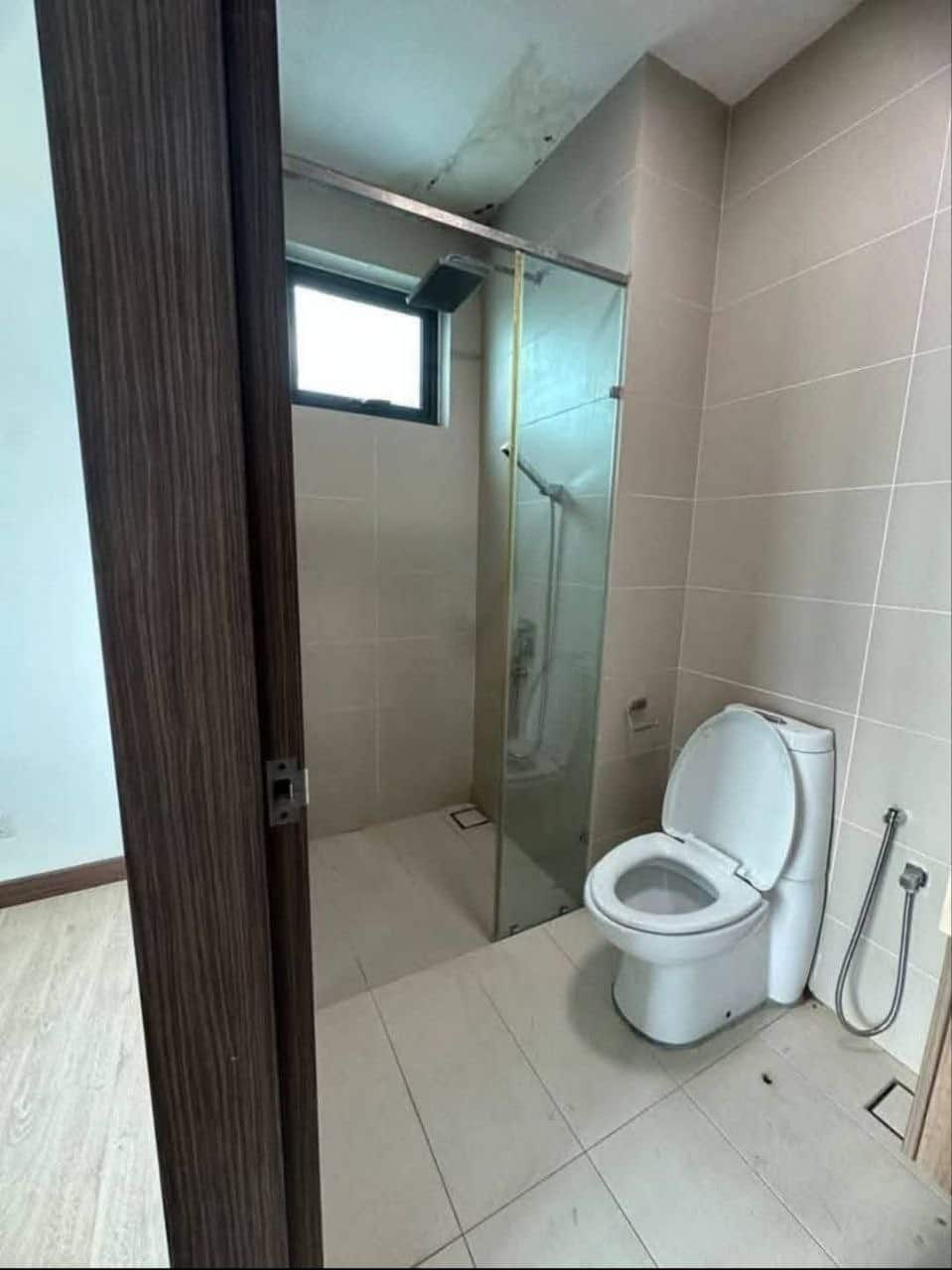 FOR SALE/RENT
🏢 Green Haven Service Apartment
📍 Ko… 7