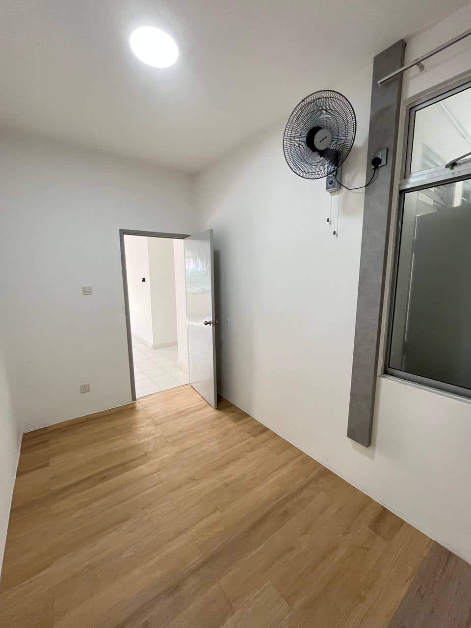 For RENT

😲Molek 3房还有这种价钱

Seri Molek Perdana apar… 4