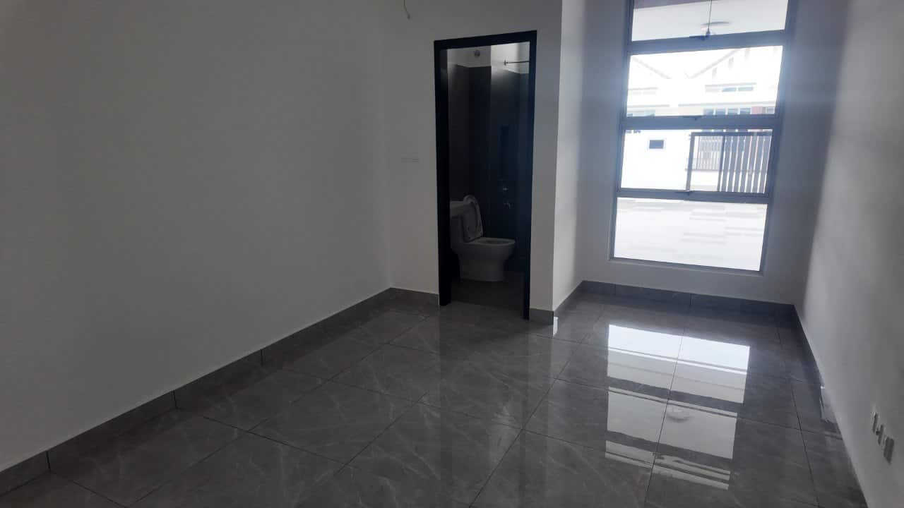 【FOR RENT】
【Move in anytime】
 ICONIA @ IMPIAN EMAS… 5
