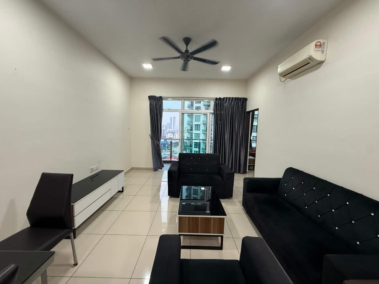 For Rent (RW9788)

M Condominium @ Larkin 
Block D… 1