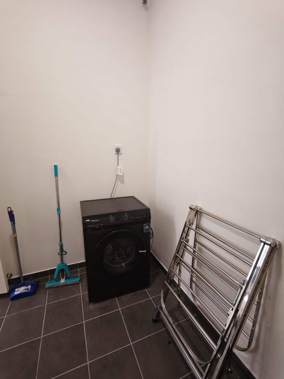 *For Rent* (WJ1205)

📍Space Residency, Town Area 
… 5