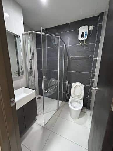 UPDATE - ROOM RENTAL NOW COMES WITH CAR PARK!

Lis… 3