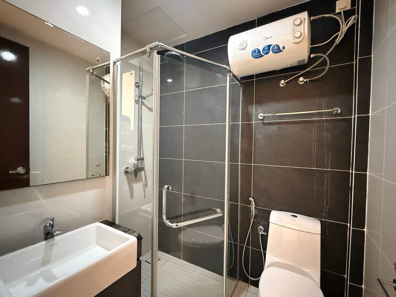 For Rent （JQ8572） 
Amberside Country Garden
 📍Dang… 6