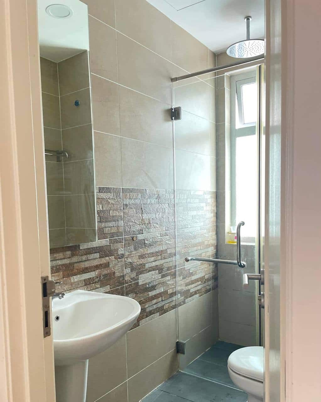 🏡 FOR RENT (LL8062)

📍Tri Tower  | City View | Roo… 5