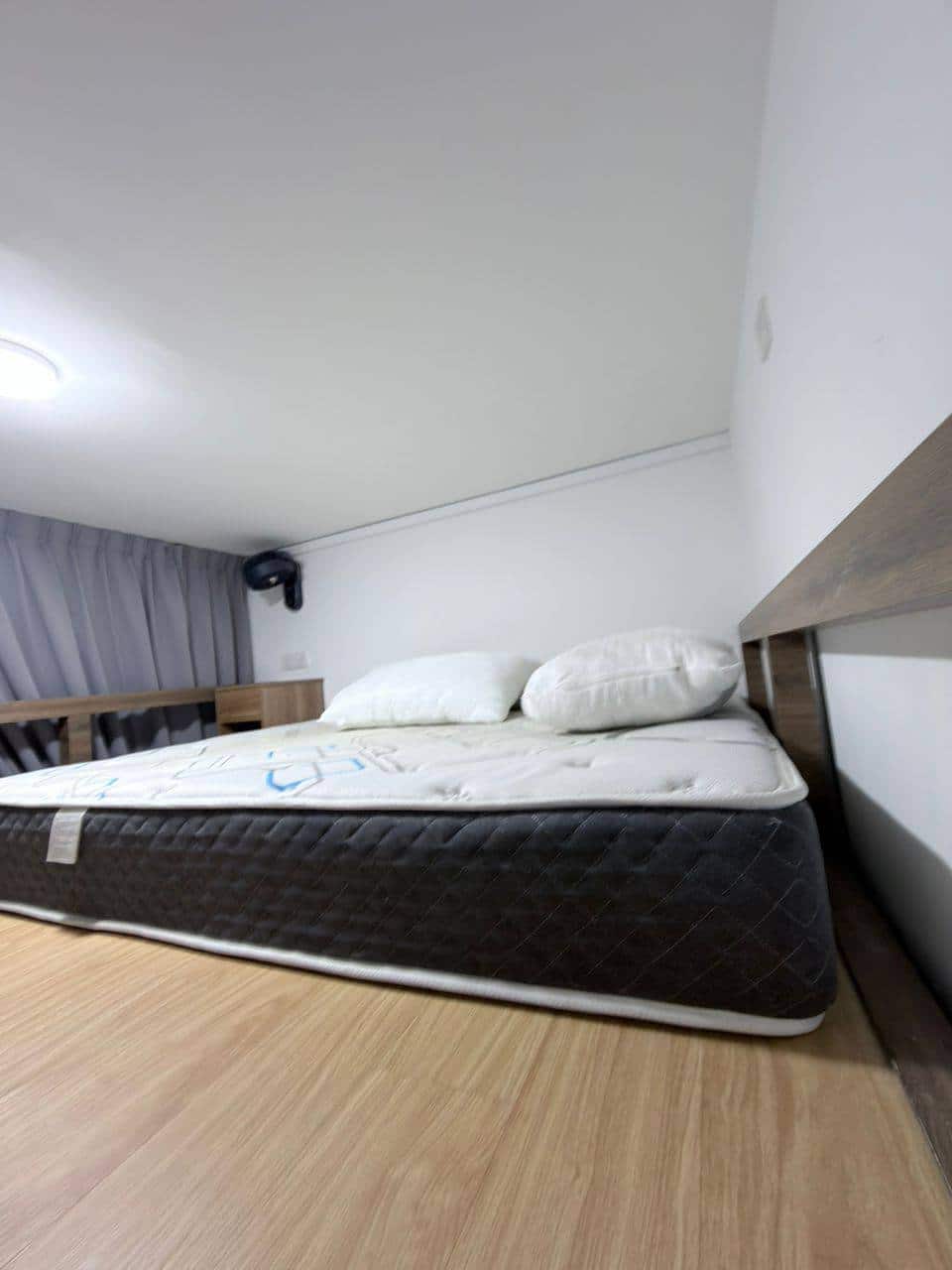 For Rent 🏡 ( LL8062 )
🏡Twin Tower 
🍀Balcony Room 
…