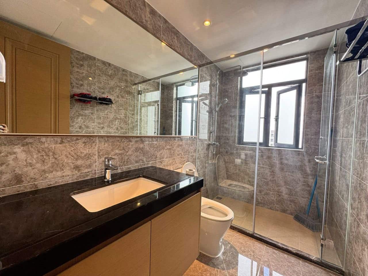 🔥For Rent🔥 Price drop‼️

 R&F Phase 2 高楼海景单位 【B1-2… 3