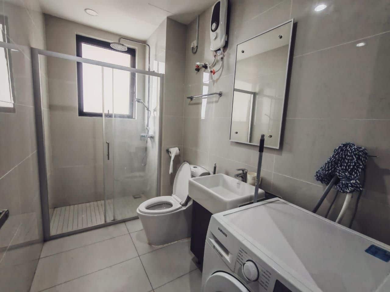 For Rent (CT1719)

Amberside @ country garden CIQ
… 2