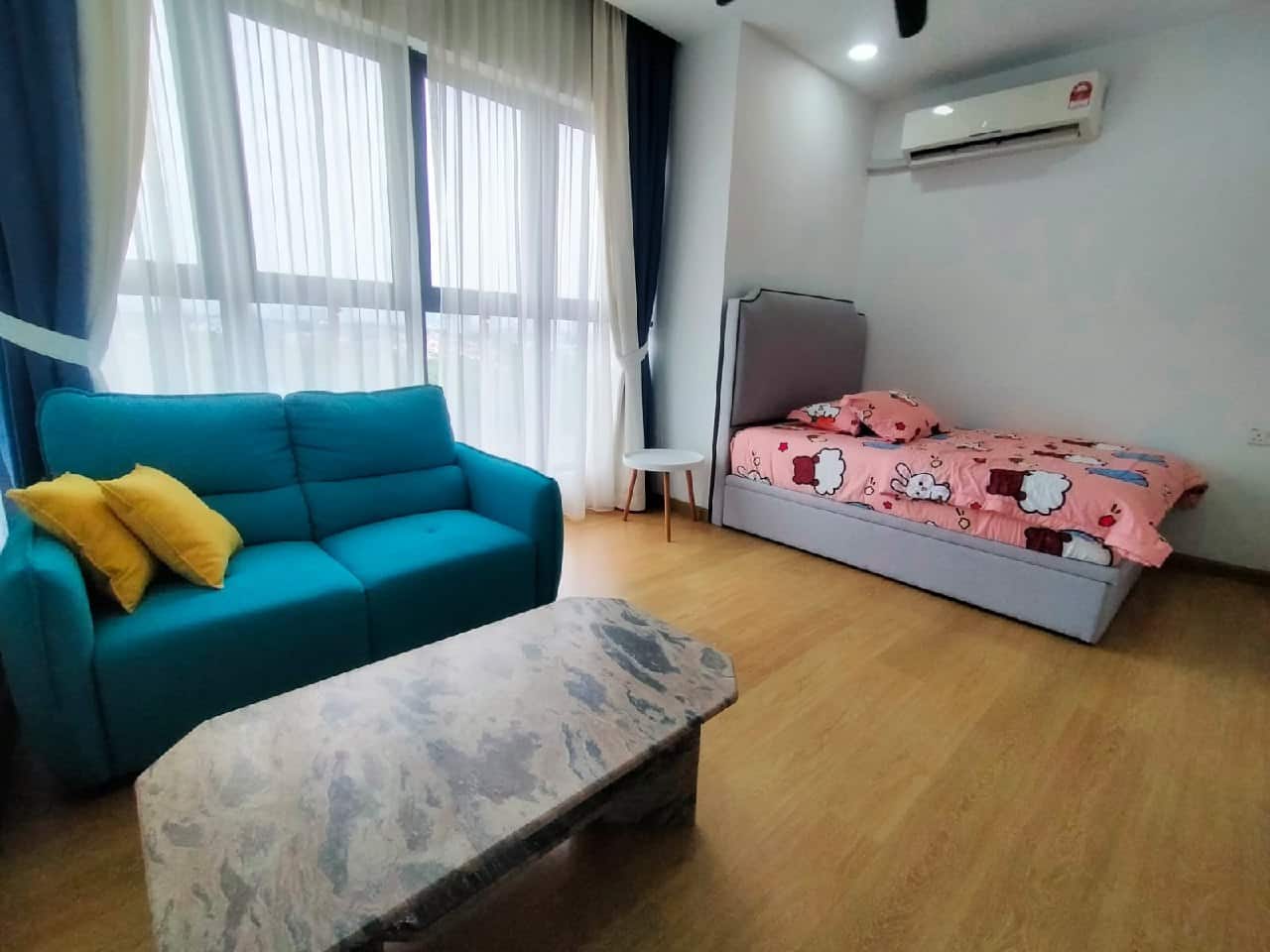 For Rent (CT1719)

Amberside @ country garden CIQ
… 5