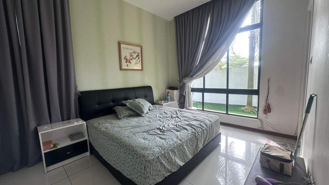 *For Sale*🔥

*Reduce price*🔥

Isola Grandeur Bunga… 5
