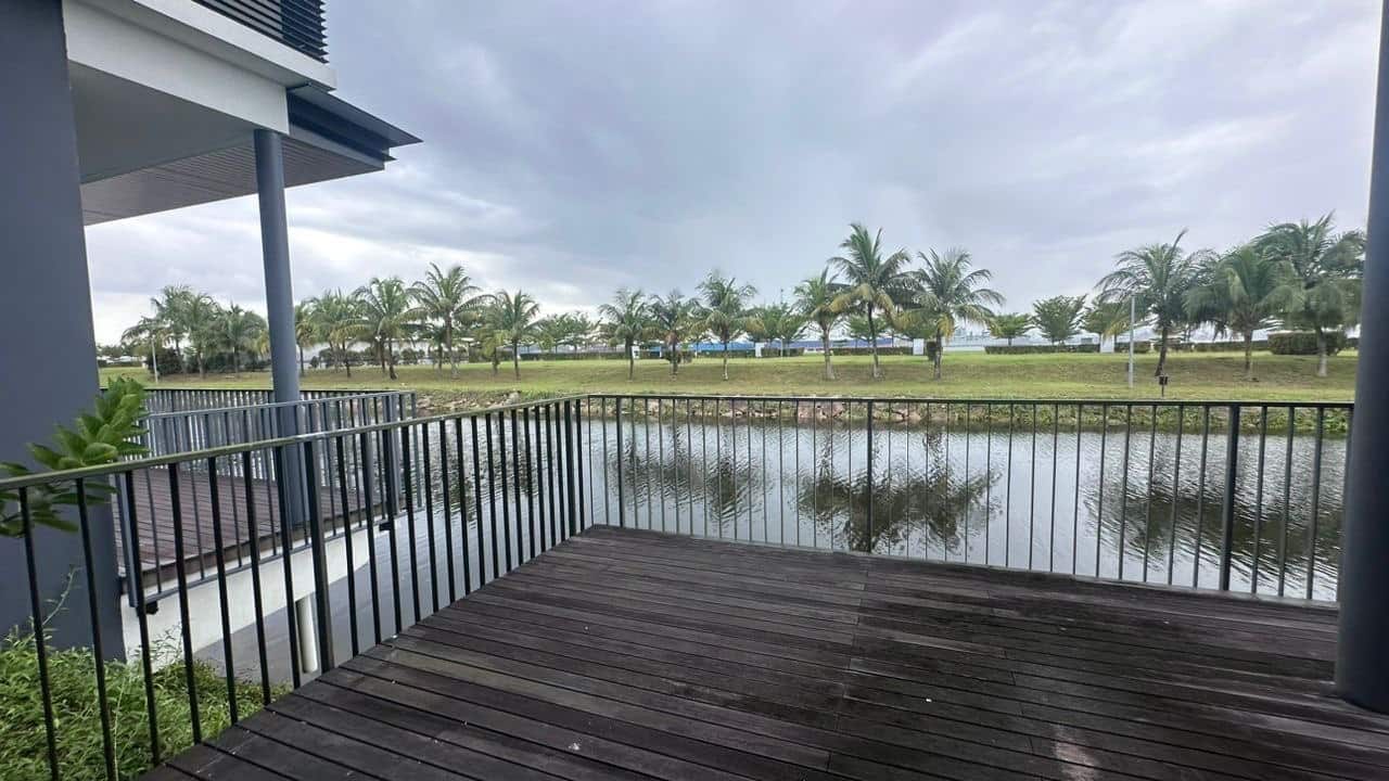 *For sale*

*Exclusive unit*

Senibong Cove Waterf… 4