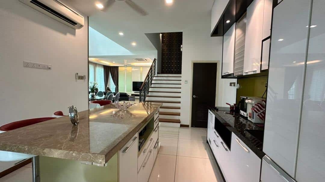 For rent 🔥
adjust rental

Isola Villa Senibong Cov… 4