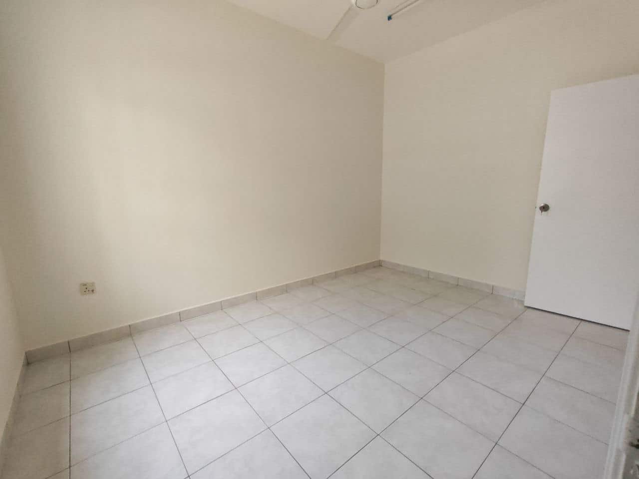 🔥SUPER CHEAP UNIT FOR RENT🔥

Perling
Jalan Permata… 4