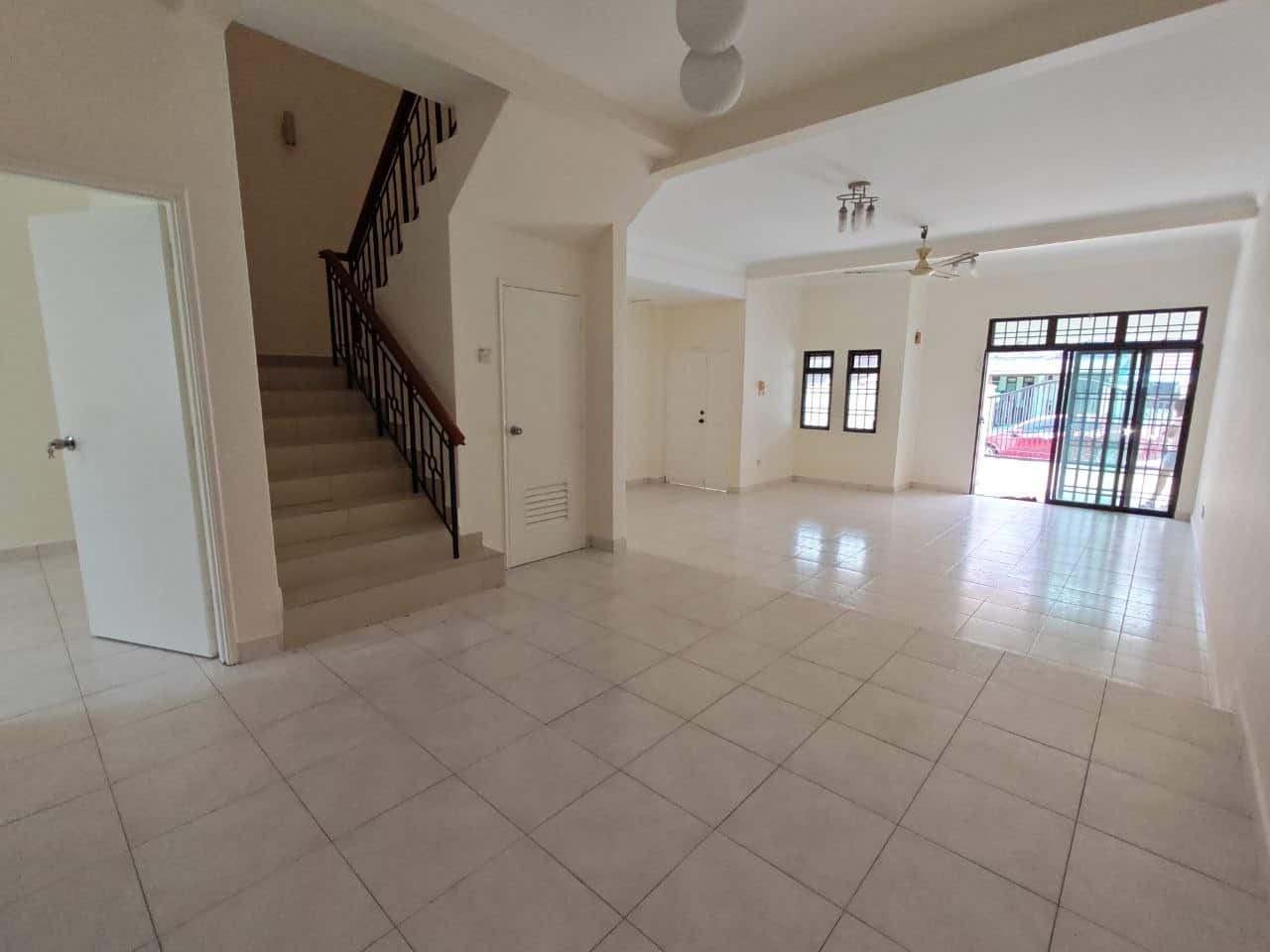🔥SUPER CHEAP UNIT FOR RENT🔥

Perling
Jalan Permata… 6