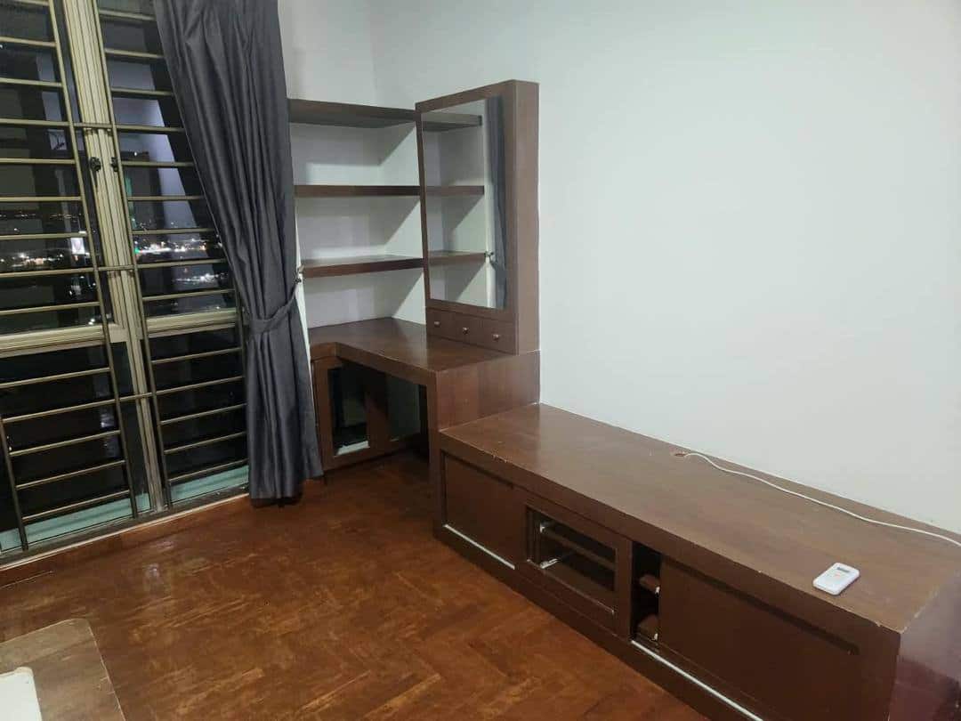 For Rent ( DZ0507 ) 

Molek Pine 1 

Bedroom : 3+1… 4