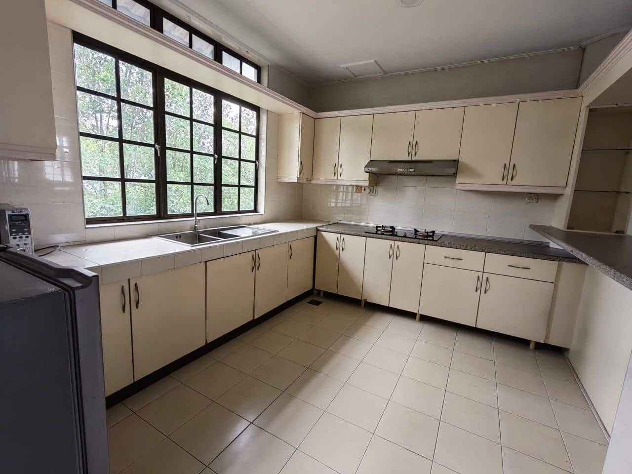 Service Apartment Taman Pelangi 1