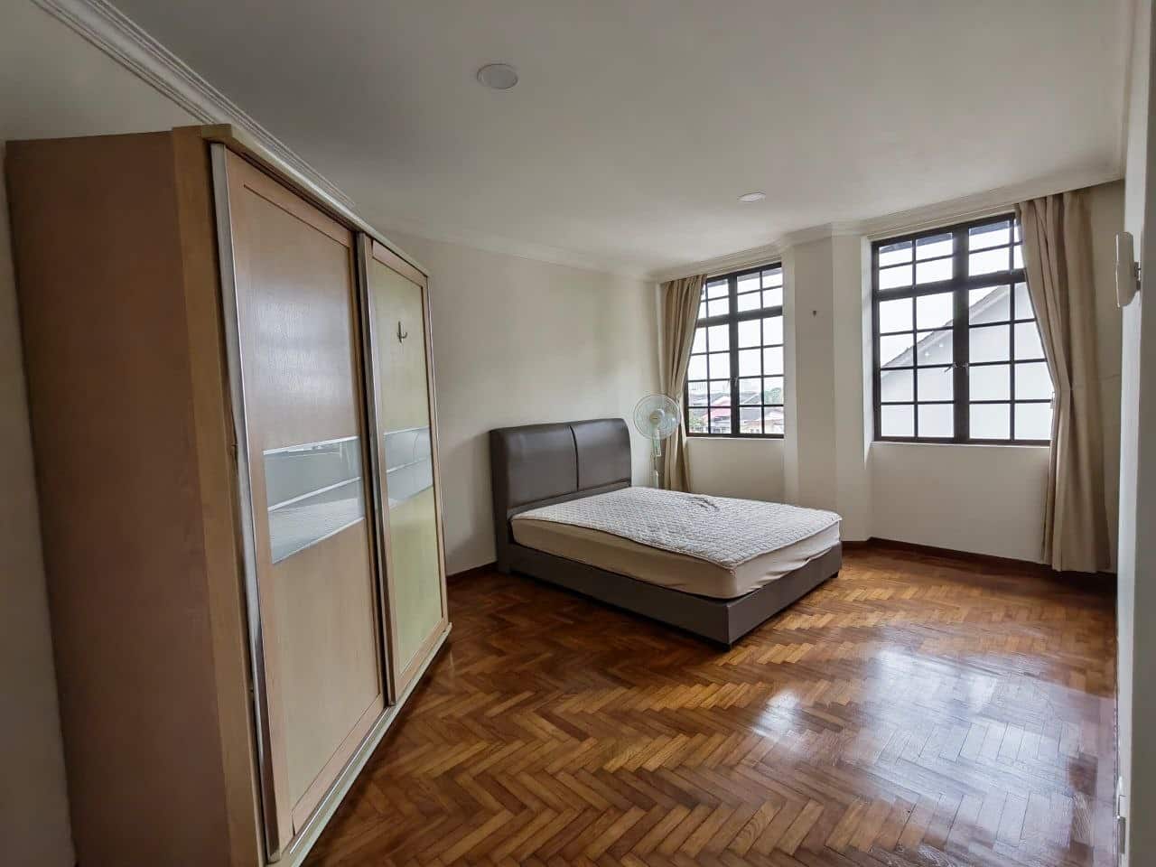 Service Apartment Taman Pelangi 2